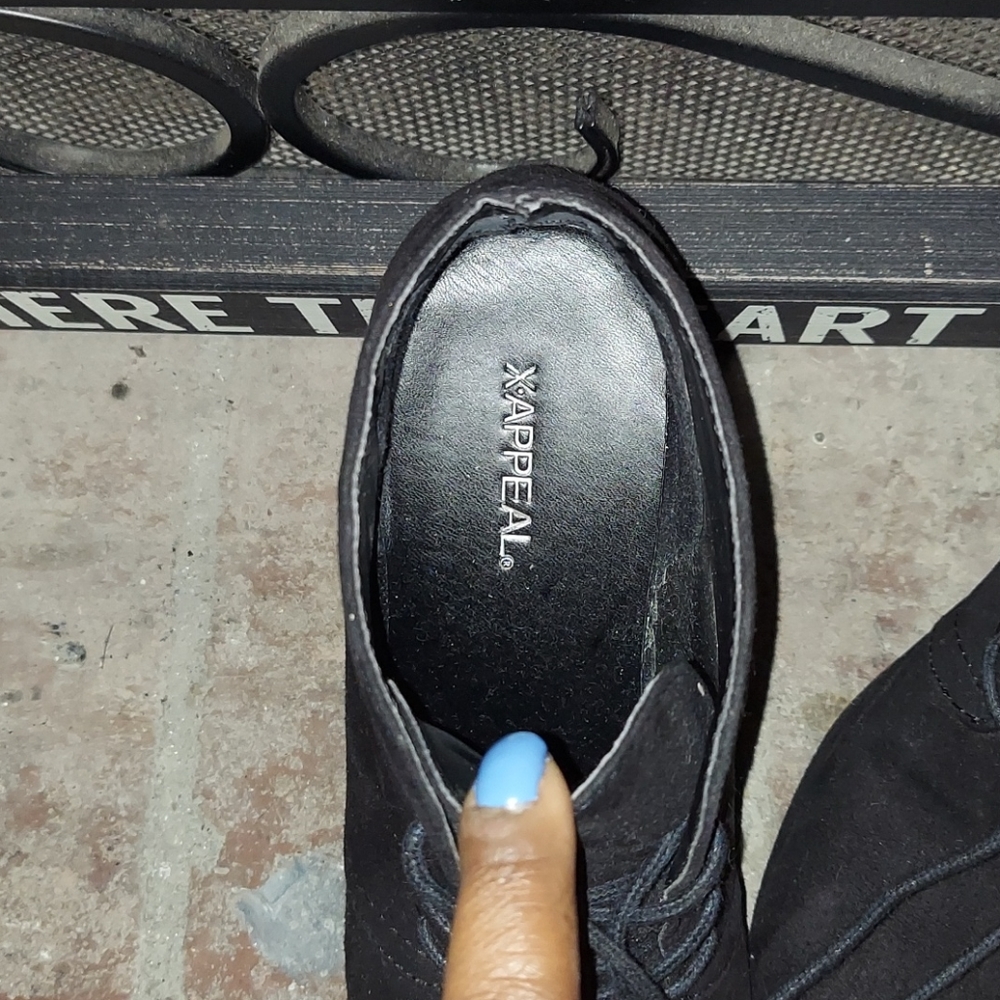 Shoes - Picture 2 of 10